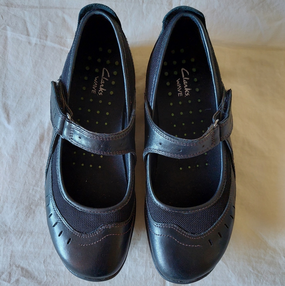 Clarks black leather walking comfort shoes size 6.5